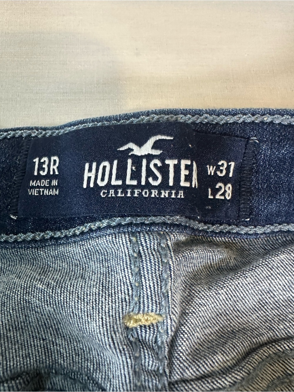 Hollister High-Rise Jeggings in Dark Indigo with Distressing - Picture 4 of 6